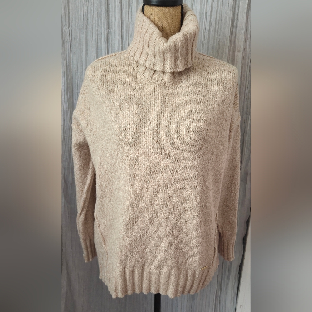 Cozy Turtleneck Michael Kors Cream Sweater